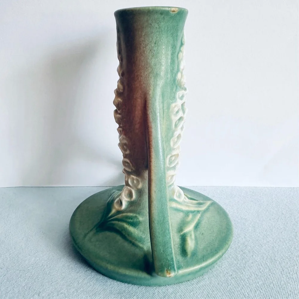 Roseville Pottery Foxglove Bud Vase, Shape 159-5, Petal Green